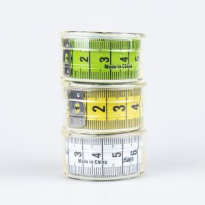 Measuring tape 150 cm in plastic box / Different shades