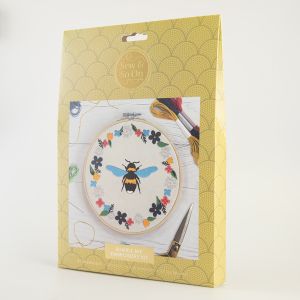 Embroidery kit / Bumble Bee