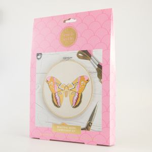 Embroidery kit / Beautiful Moth