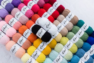 Yarn Emu Classic DK 100g / Different shades