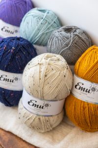 Yarn Emu Classic Aran With Wool Tweed 400 g / Different shades