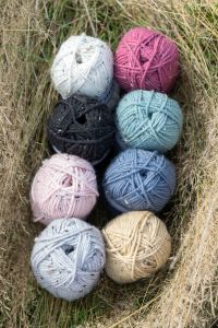 Yarn Emu Classic Tweed Chunky 100 g / Different shades