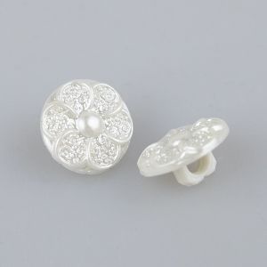 Flower-shaped button 13 mm / White